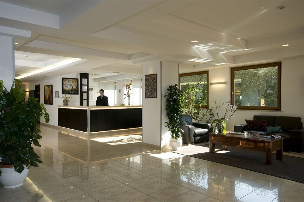 โรงแรมเอ็กเซล โรมา ชัมปีโน มารีโน ภายนอก รูปภาพ